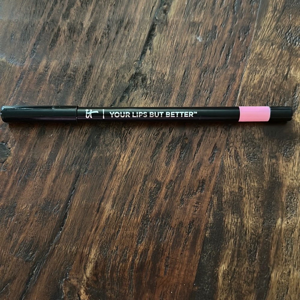 IT Cosmetics Your Lips But Better Lip Liner / Stain in shade “Je Ne Sais Quoi